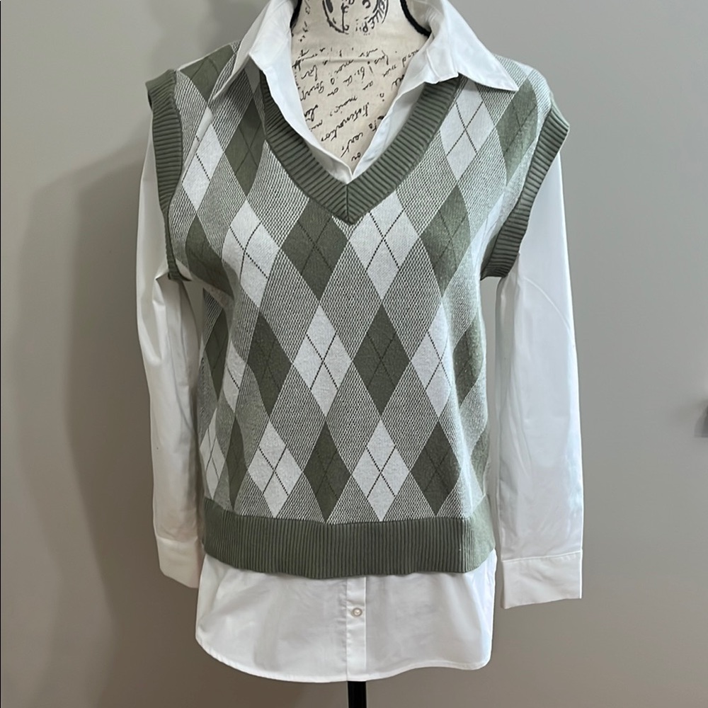 MAX STUDIO Sweater Vest - Green and White BLOUSE